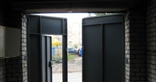 Купить гаражные ворота распашные Лабинск, цена от 3830 руб.